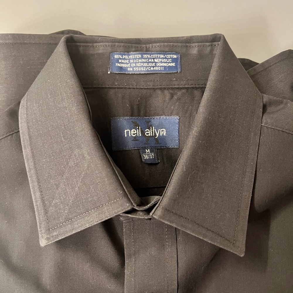 Elegant Black Dress Shirt with Classic Collar